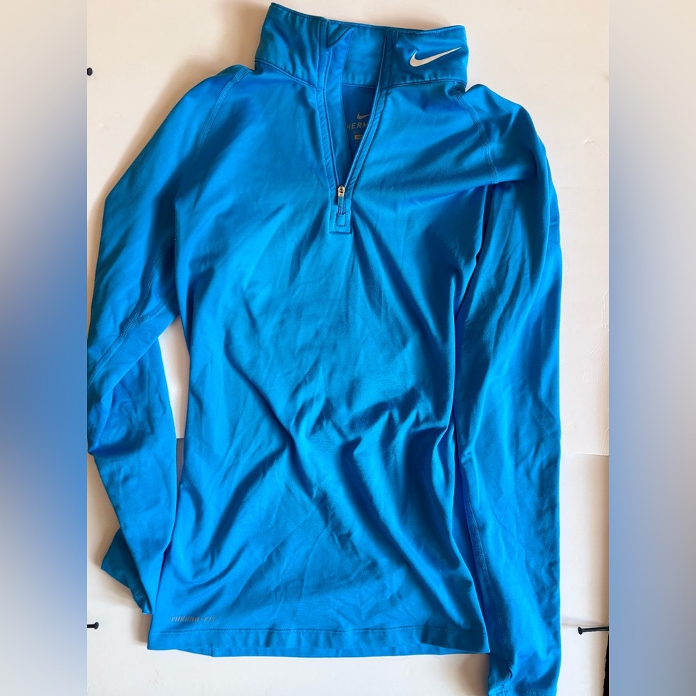 Nike Women’s Electric Therma Fit Large Blue Half-Zip Top